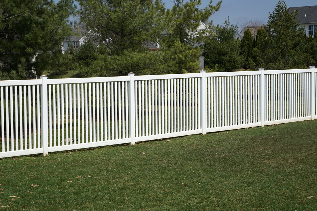 Vinyl Fence Installed by Lakeside Fence and Decks, serving Lakeside and the surrounding Jacksonville areas.